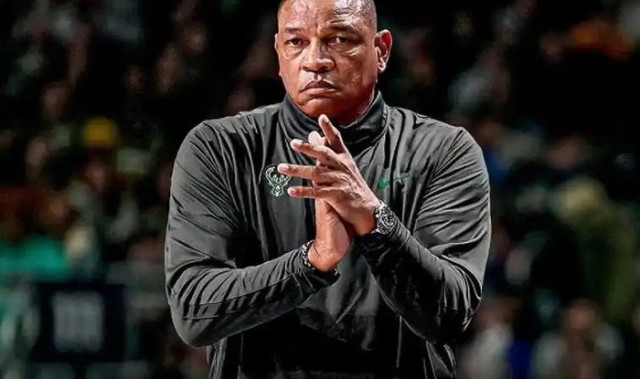 db真人官网-里弗斯卸任雄鹿主帅，常规赛32胜50负无缘季后赛|NBA|名人堂|Shams|奥斯汀-里弗斯|密尔沃基雄鹿队_新浪体育_新浪新闻