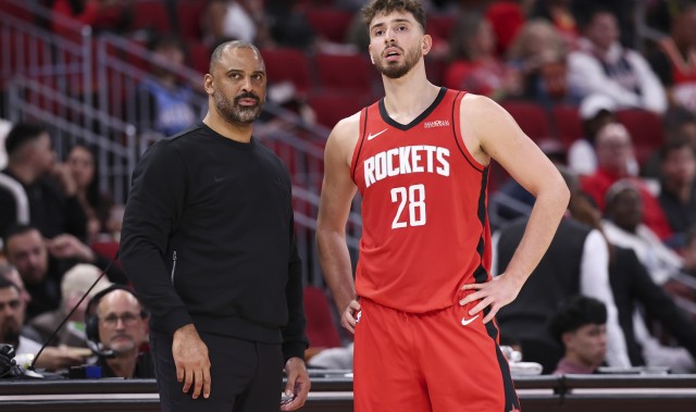 db真人百家乐-还玩抽象？申京罚球完全不在状态 再次出现两罚不中的情况！